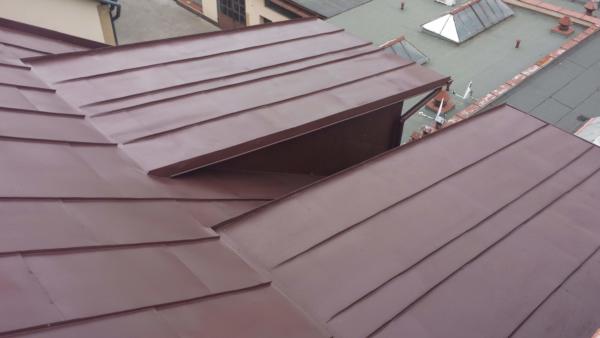 Czym pomalować metalowy dach – farba poliwinylowa czy chlorokauczukowa?
