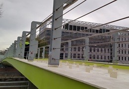 Jak skutecznie chronić stal przed korozją przez cały rok?