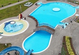 Jaką farbę do basenu wybrać? Przewodnik po systemach powłokowych