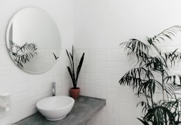 Jak pomalować płytki łazienkowe - odnowienie łazienki bez dużych kosztów