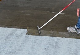 Jaką farbą malować surowy beton? Jakie właściwości musi posiadać?